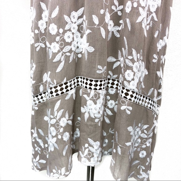 ASTR the Label Floral Embroidered Tie Midi Dress - Picture 4 of 8